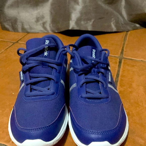 ( Like New ) Reebok Memory Tech Shoes - Picture 2 of 4